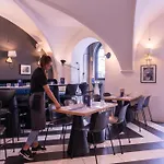 Hotel The Originals Boutique, Le Lion,
