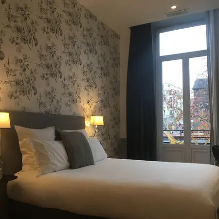 Отель The Originals Boutique, Le Lion, 3*