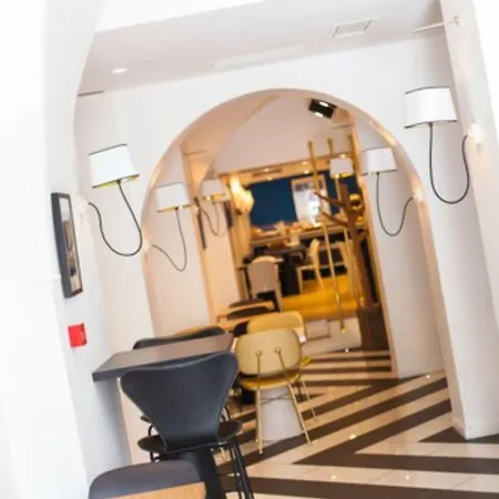 ホテル The Originals Boutique, Le Lion,