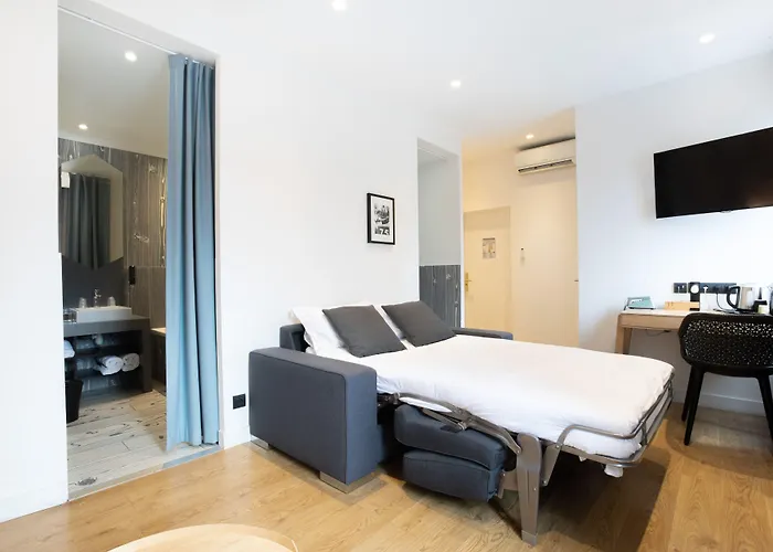 Отель The Originals Boutique, Le Lion, Клермон-Ферран